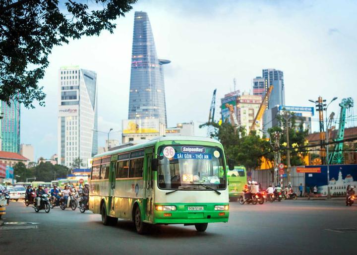 Tỏa Sáng Trên Mạng Xã Hội: Chuyên Gia Trang Điểm & Hotspot Matrix