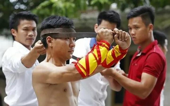 Thu hút Khách Hàng Bảo Hiểm với Video Tư vấn từ Hotspot Matrix